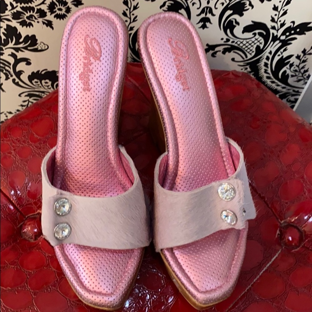 Violet calfskin wedge sandals